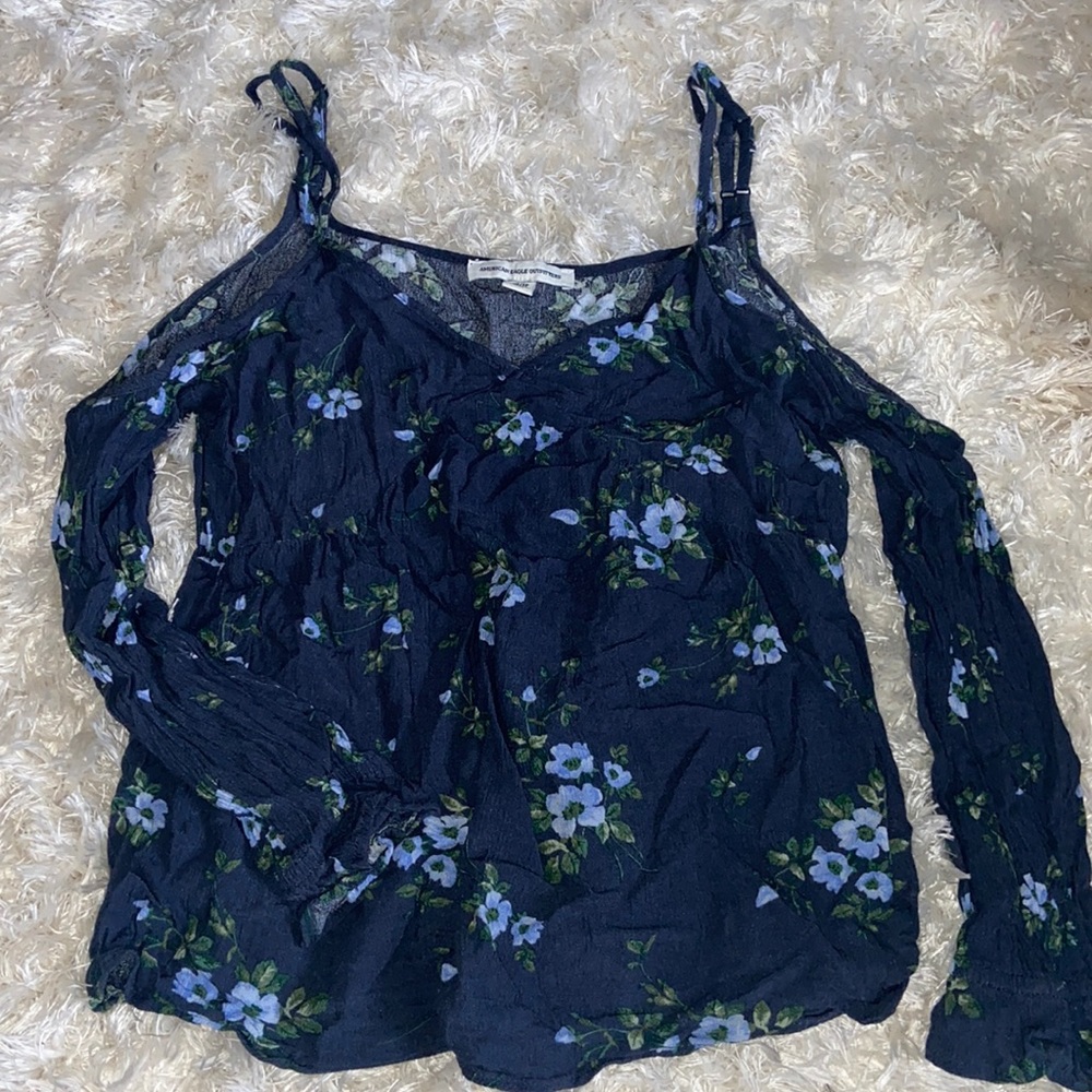 American Eagle cold shoulder long sleeve tank top